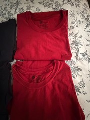 Hanes Pocket Tee Men’s T-Shirt Soft and Breathable Assorted Size Large.