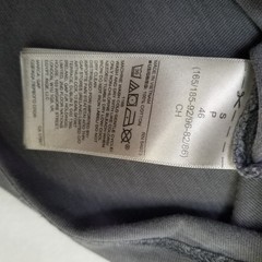 GAP Unisex Gray Basic Pocket T-Shirt Size Small Faded Design Classic Comfort