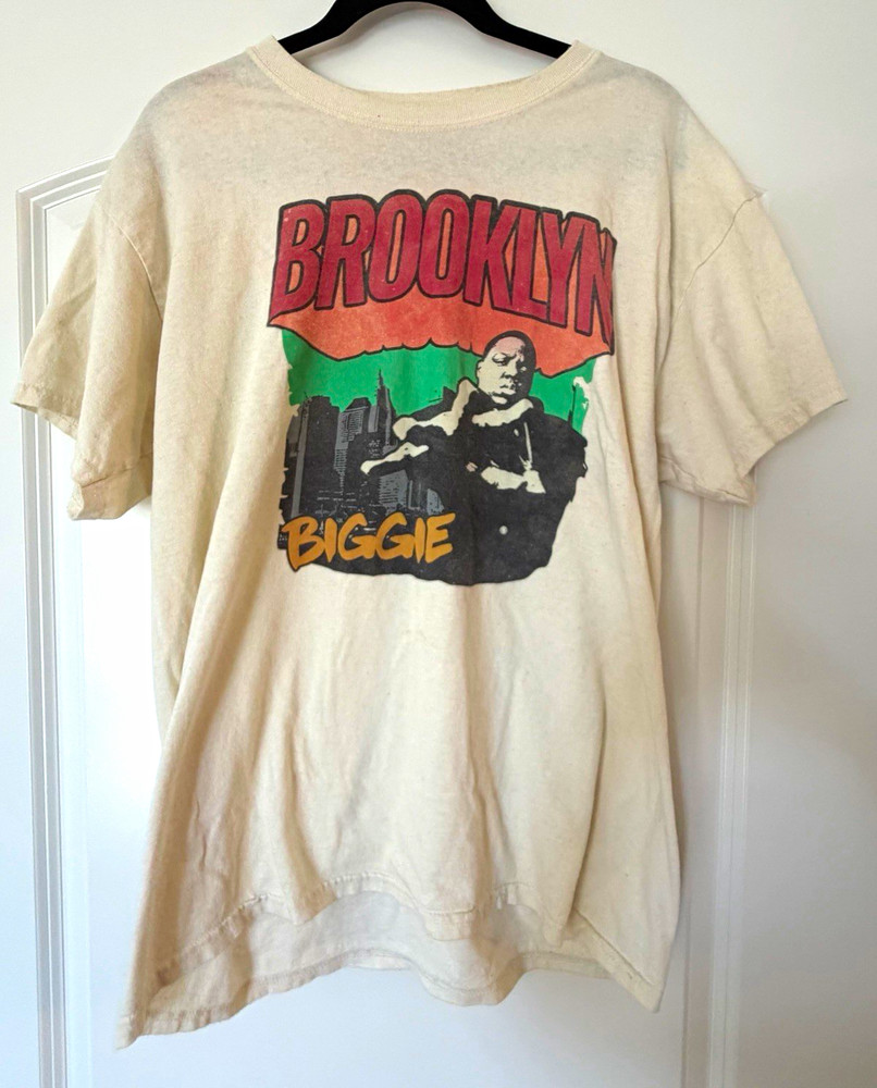 Brooklyn Mint Notorious B.I.G. “Brooklyn Biggie” Graphic Tee – Beige Large