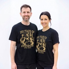 Abraham Lincoln Playing Guitar 4th July 250th Anniversary USA T-Shirt
