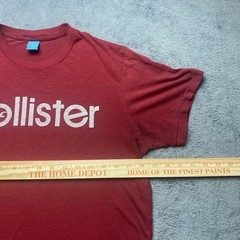 Hollister Tshirt Men’s Red Logo Crew Neck Short Sleeve Cotton Poly Blend Size M