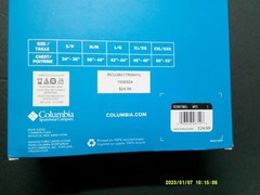 Columbia 3-Pack Boxed White V-Neck Cotton T-Shirts. Size Large. #1556924. New.