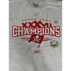Men’s Reebok 2XL (loose fit) field shirt Tampa Bay Buccaneers Super Bowl Champ.