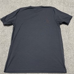 Rohan T Shirt Mens Medium Stretch Lightweight Button Pocket Minimalist Tee