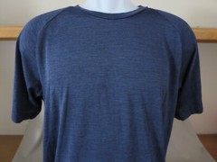 New Uniqlo Blue T-Shirt Short Sleeved Breathable Vented Quick Drying Size XL