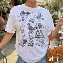 Retro Reading Ducks Graphic Tee Cute Duck Book Lover Shirt Gift