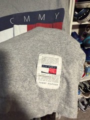 Vintage 90s Tommy Hilfiger Big Flag Logo Graphic T-Shirt Grey