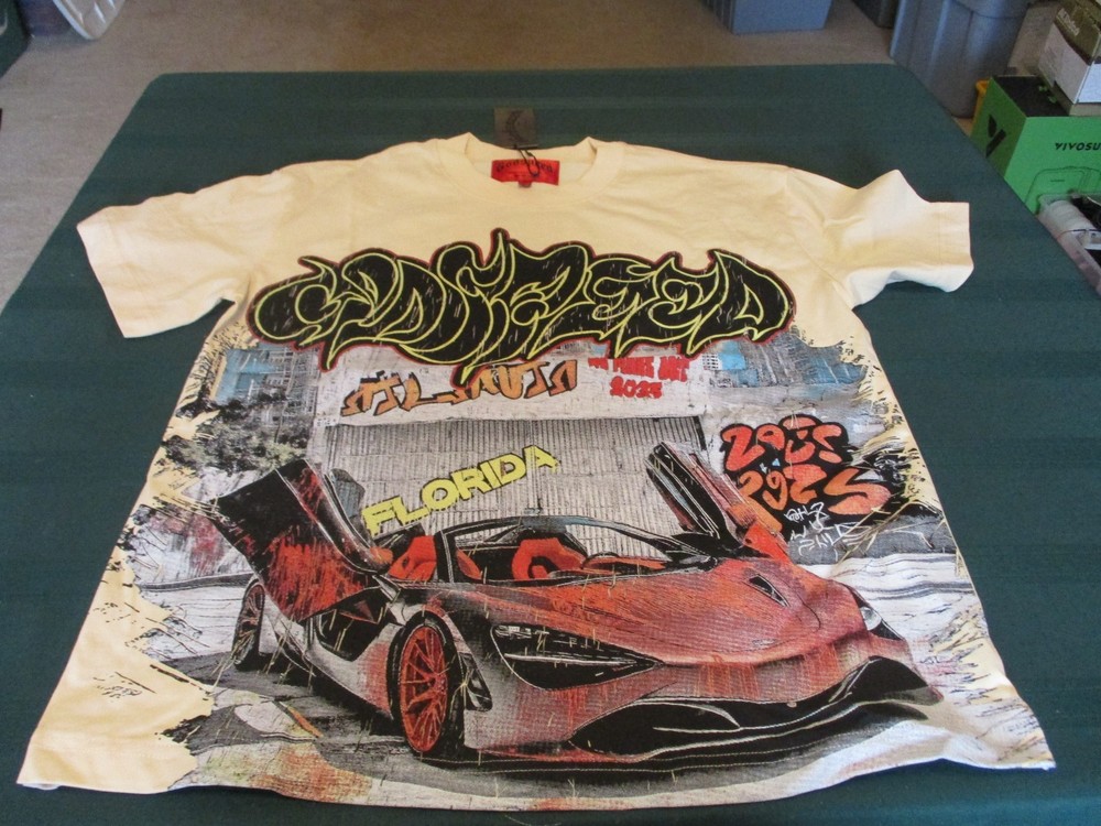 Godspeed Out of Many One Cream Tee Shirt Size Small NWT
