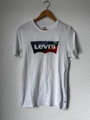 Levi’s Graphic Batwing Tee – White with Multicolor Wave Pattern – Size S