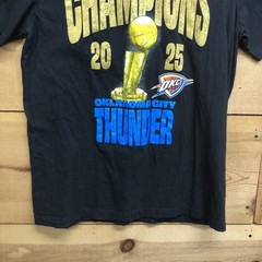 Nike NBA Champions2025 Oklahoma City Thunder Graphic T-Shirt Mens Size Large