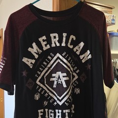 American Fighter 2XL Men’s Crew Neck SS Graphic Logo Tee Black Burgundy