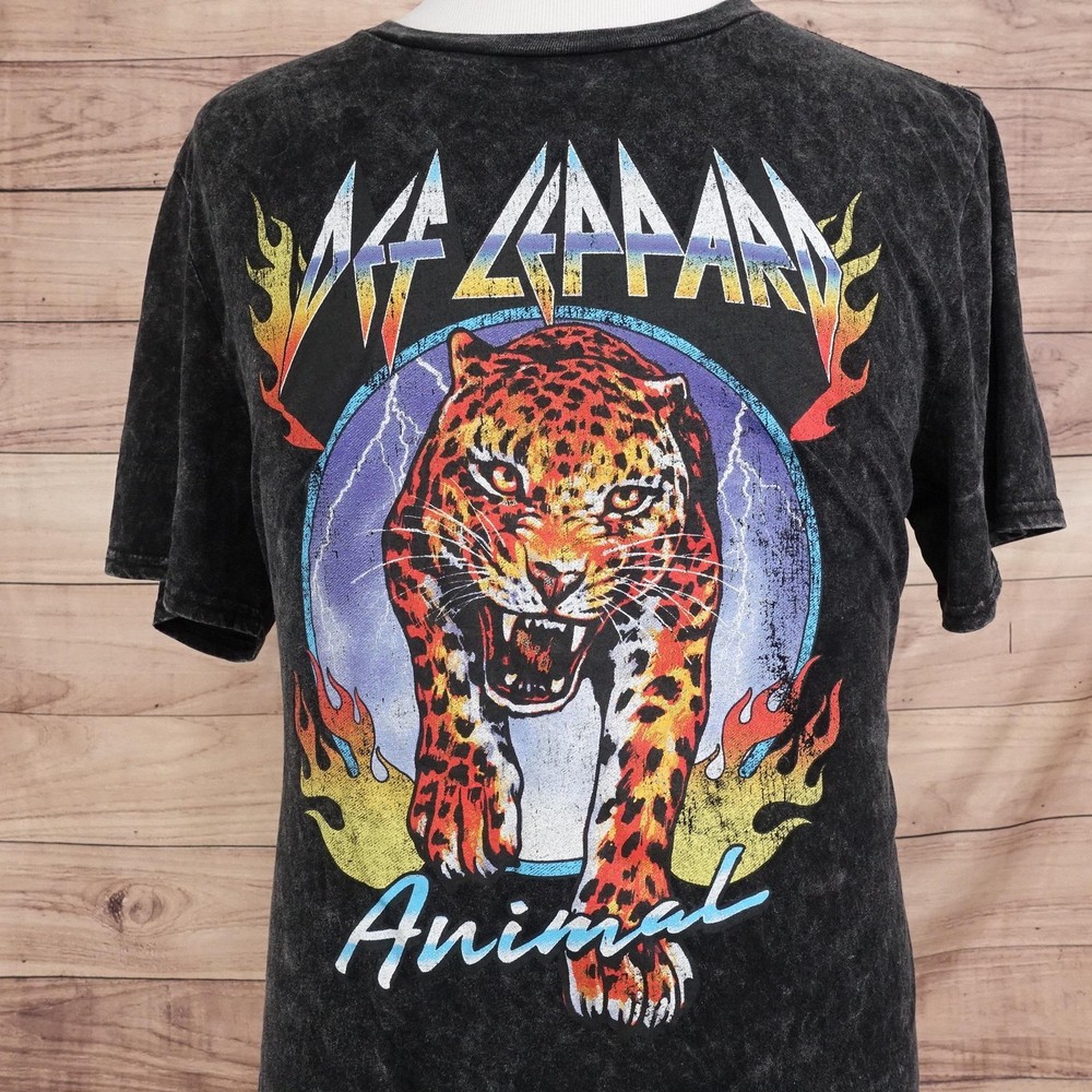 Def Leppard T-Shirt XL Black Animal Graphic Tee Rock Band 2023 Band