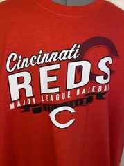 Cincinnati Reds Genuine Merchandise Red Tee Size 2XL Pit To Pit 26” L 31”