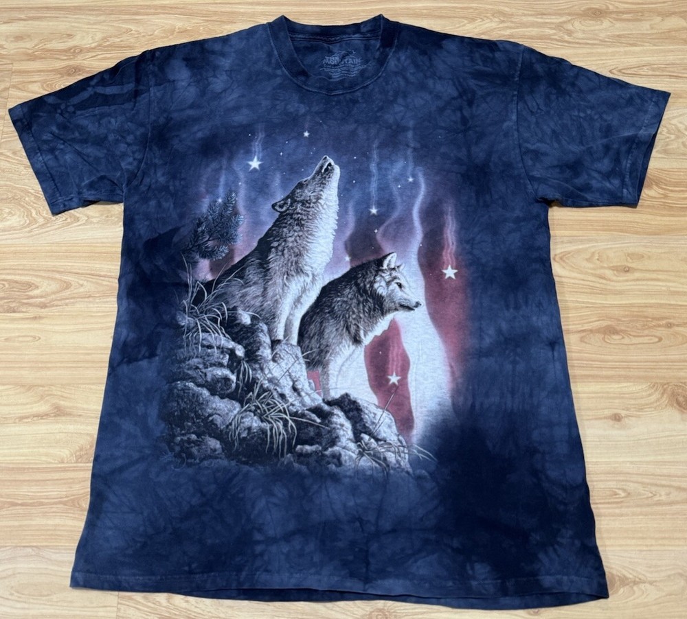 THE MOUNTAIN ALL OVER PRINT HOWLING WOLF WOLVES USA FLAG T-SHIRT SZ L EUC