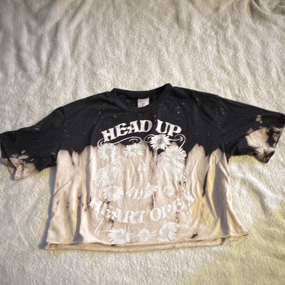 No Boundaries Cropped XS Black/Cream Color Tie-Dye Heart Graphic Tee