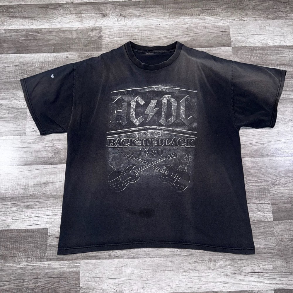 Vintage AC/DC Back in Black 1980 Concert Graphic T-Shirt