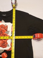 Outrank Black T-shirt Mens Medium Roses 19.5W X28L