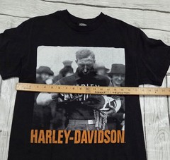 Harley Davidson Museum Milwaukee WI Size Medium (210)