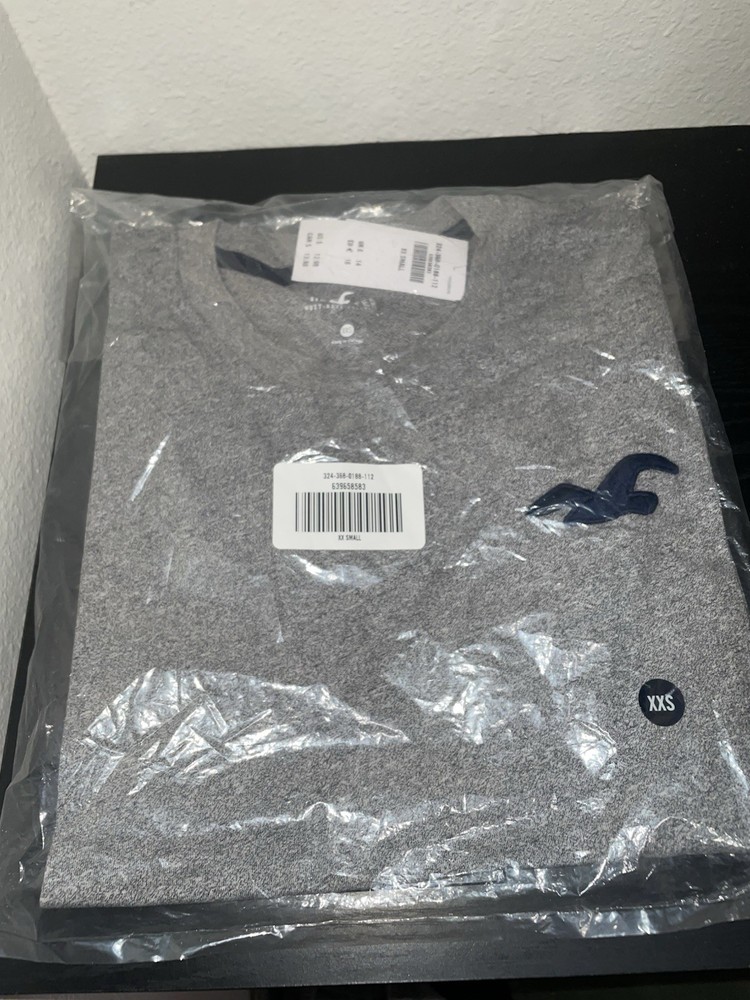 Mens HOLLISTER Must Have Collection Crew T-Shirt Gray NEW Size XXS