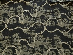Vintage Avirex T-Shirt Size XL Barbed Wire Mount Rushmore All Over Print Y2k
