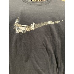 Nike Mens Graphic Swoosh T-Shirt Black Street Art Basketball Crewneck Size M