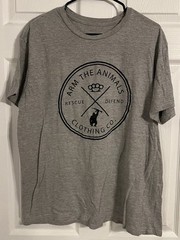 Arm The Animals Clothing Co. Gray Graphic Tshirt Large Short Sleeve Crew Neck