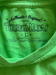 Thrilla Krew Gorilla in Pocket T-Shirt Green Size Large Very Good