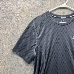 Nike Shirt Men Medium Black Athletic Dri fit Polyester Miler Fuse SS Running