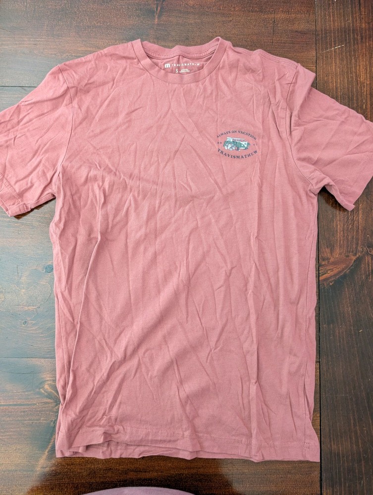 Men’s Small Travis Matthews T-shirt Short Sleeve