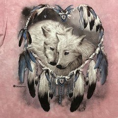 The Mountain Arctic Wolves Graphic T Shirt SZ LARGE Pink Short Sleeve 2013