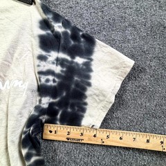 NEW Urban Outfitters Ripple T-Shirt Men’s M Gray Cotton Keith Haring Casual NWT