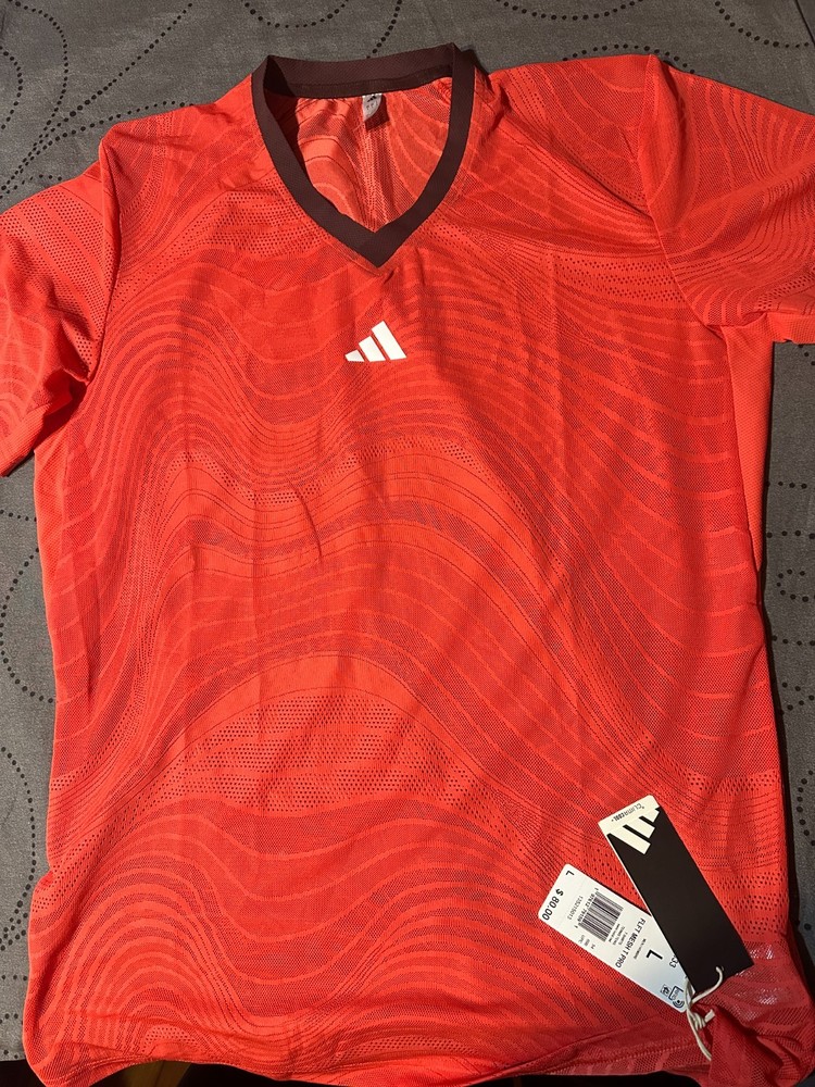 ADIDAS TENNIS PRO FREELIFT MESH SLIM FIT LUCID RED V COLLAR SHIRT SIZE L MEN $80
