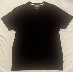 KENNETH COLE ROUND NECK BLACK UNWORN w/ TAGS SHORT SLEEVE- Size L ORIGINALLY $49