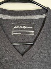 Eddie Bauer Men M Gray V-Neck Short Sleeve T-Shirt