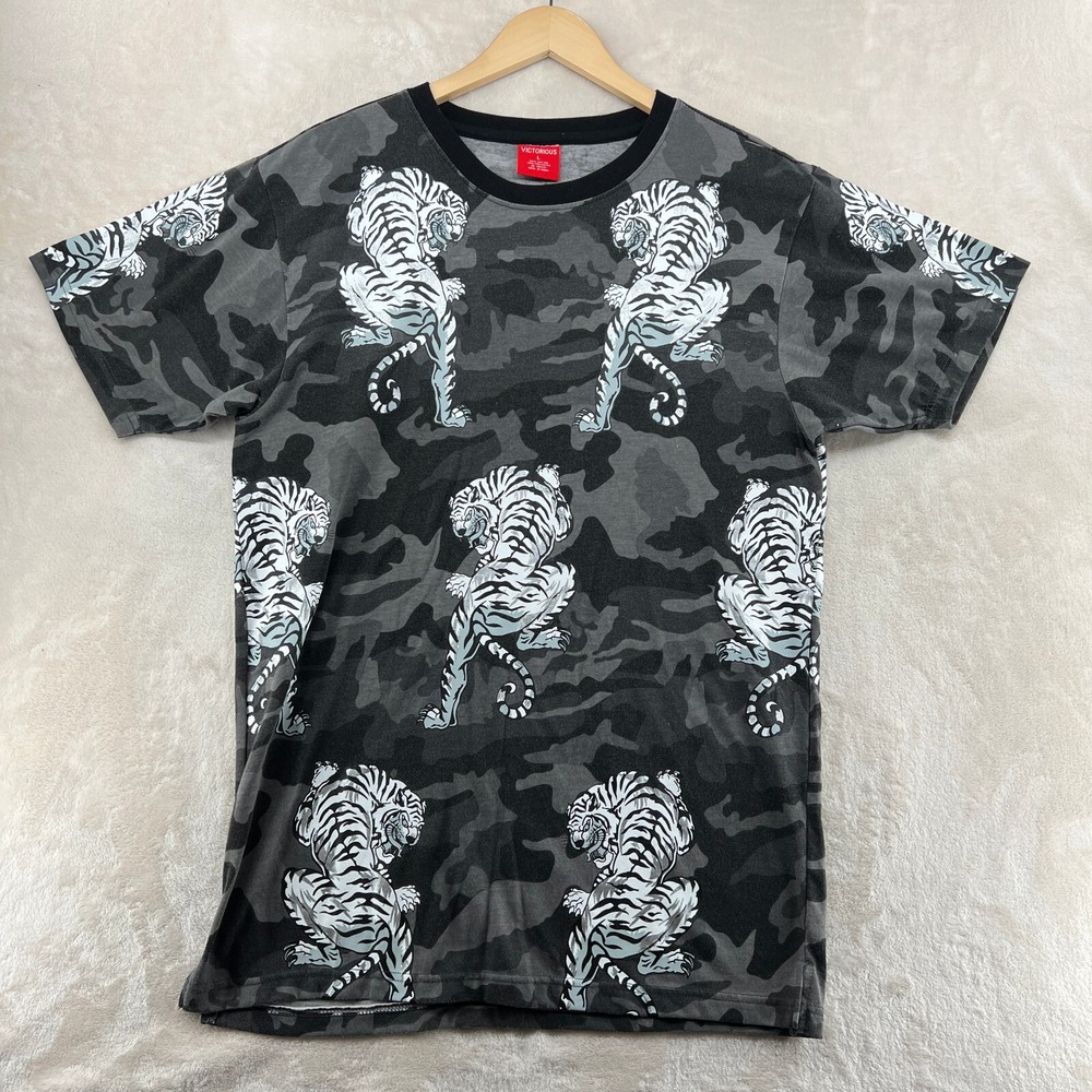 Victorious Men’s Size L Tiger Print Cotton Short Sleeve Crew-Neck T-Shirt