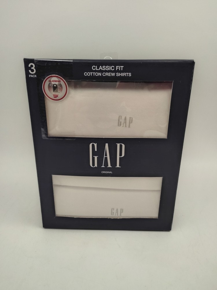 GAP Men’s Medium 3 Pack White Soft Cotton Crew Neck T Shirts w Logo Tag Free