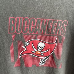 Nike NFL Tampa Bau Buccaneers Mens T Shirt Gray Graphic Football L Cotton Crew