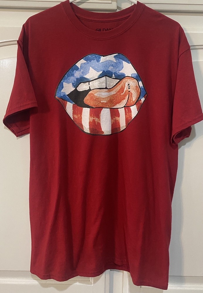 Mouth and Tongue Graphic Red GILDAN DryBlend T-Shirt Unisex Size Large