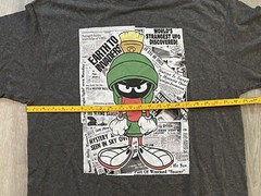 LOONEY TUNES Marvin The Martian – In News Papers – T-shirt Mens XL Gray NWT