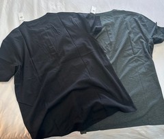 (2) Banana Republic Men Sz M Prem. Wash Henley Short Sleeve Black & Grey T-Shirt