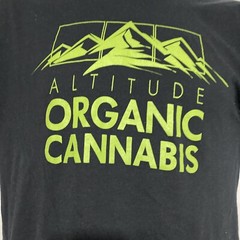 Altitude Organic Cannabis T-Shirt Mens Small Black Excellent Dispensary Graphic