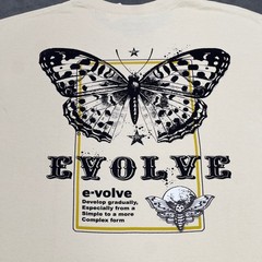 RETROFIT Graphic T Shirt Butterfly Skull Moth EVOLVE Print Cream Mens Medium