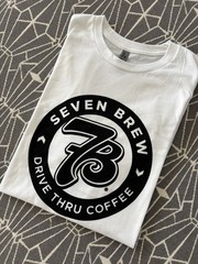7Brew Drive Thru Coffee Adult White Logo T-Shirt Size Large Seven Brew Swag