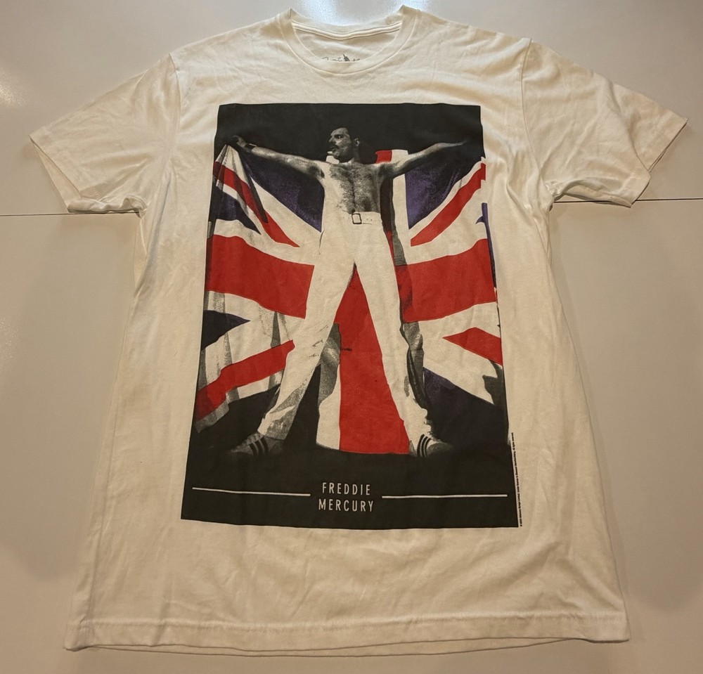 FREDDY MERCURY of QUEEN Concert (L) T-Shirt BRITISH FLAG
