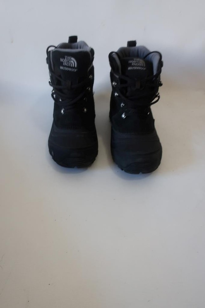Boys The North Face Chilkat Lace II Waterproof Black Suede/Rubber Boots 4