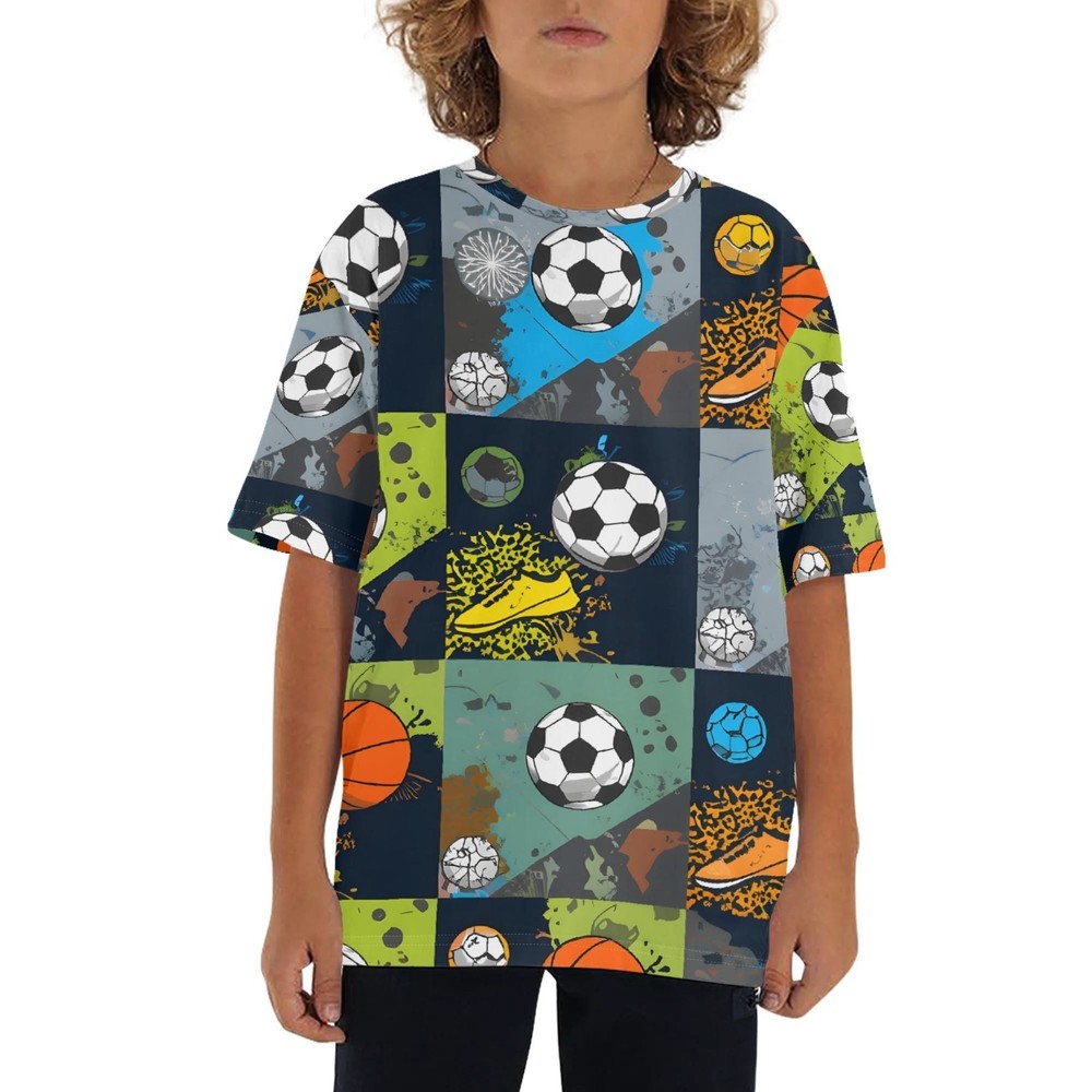 Short-sleeved t-shirt with a loose fit, easy to wear.