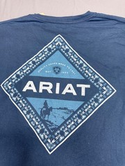 NWT Ariat Vaya Con Dios SS T-Shirt Blue Dusk Graphic Tee – Men’s Medium – READ