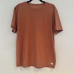 Vuori Strato Tech Tee Rust Brown Shirt Mens Large Gorpcore Athleisure Outdoors