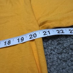 Vintage NWT Los Angeles Lakers Kobe Bryant T-Shirt Yellow Gold – Size L