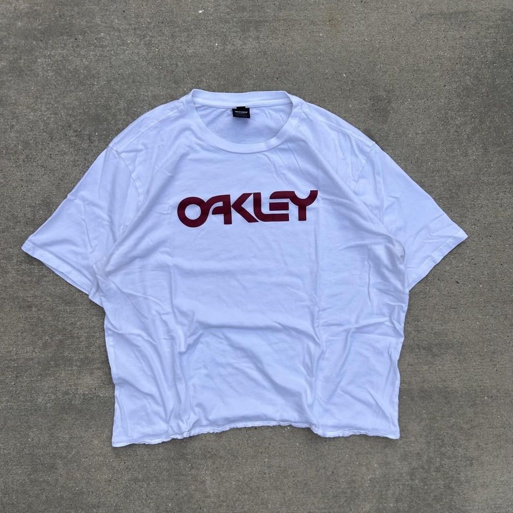 Boxy Oakley white spellout t-shirt with red text logo